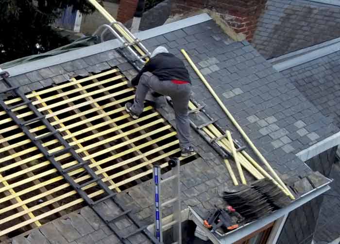 LES COUVREURS ALSACIENS sur Strasbourg (67) et alentours : Travaux de couverture, zinguerie, nettoyage démoussage peinture hydrofuge toiture, étanchéité toit terrasse, isolation toit / comble, ravalement peinture façade et nettoyage des extérieurs. INTERVENTION DANS LE BAS-RHIN (67)
